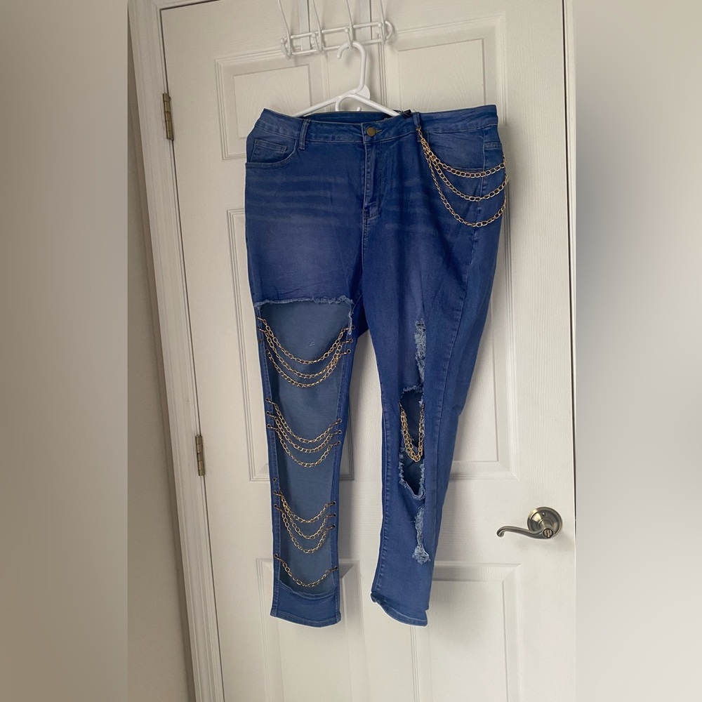Xplus wear jeans with stlylish chains